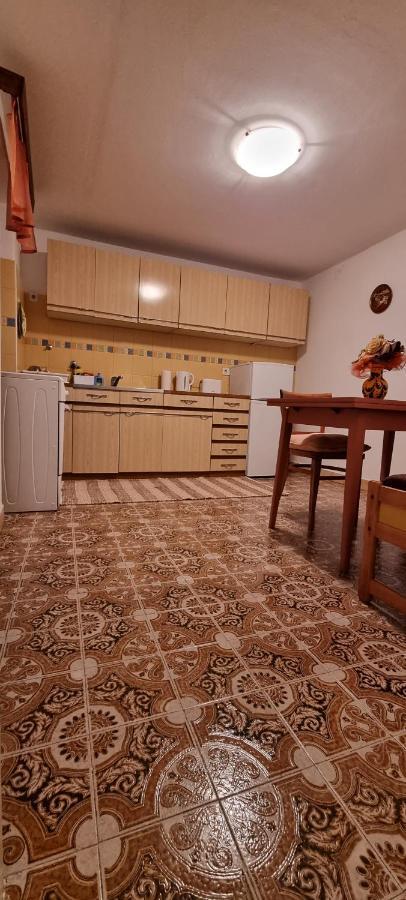 Sea La Vie Appartement Valun Buitenkant foto
